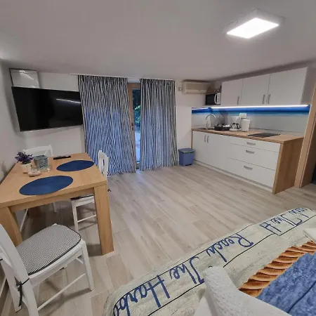 Apartments Casia *